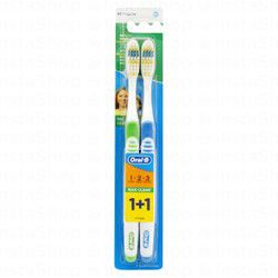 Oral-B Maxi Clean Medium Toothbrush