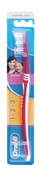 Oral-B Magenta 3-Effect Classic Medium Toothbrush