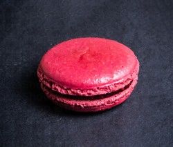 Raspberry Macaroon